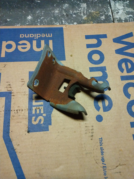 1980-91 bronco spare tire striker/latch